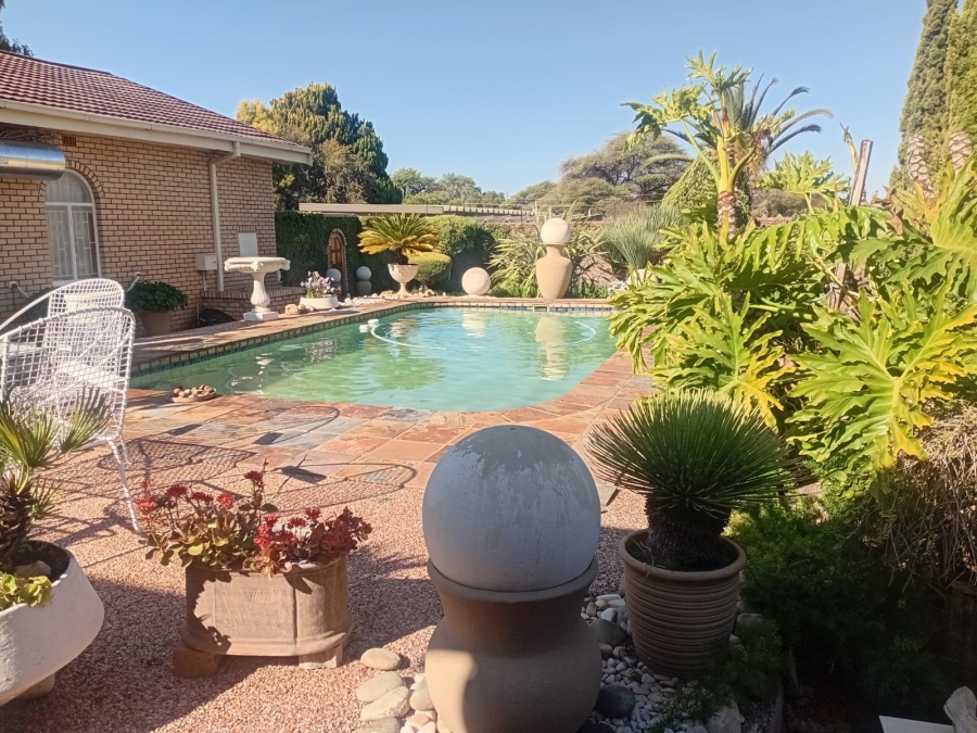 4 Bedroom Property for Sale in Kuruman Northern Cape
